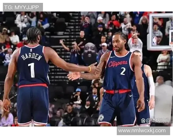 快船与开拓者激战正酣谁能在季后赛争夺中脱颖而出 快船与开拓者激战正酣谁能在季后赛争夺中脱颖而出